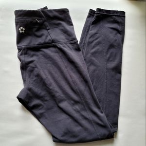 Tuff athletics leggings made in Canada size Small ZIPPER POCKET